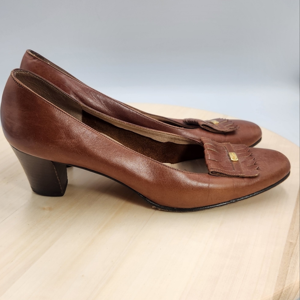 Salvatore Ferragamo Womens Leather Heels sz 7AA